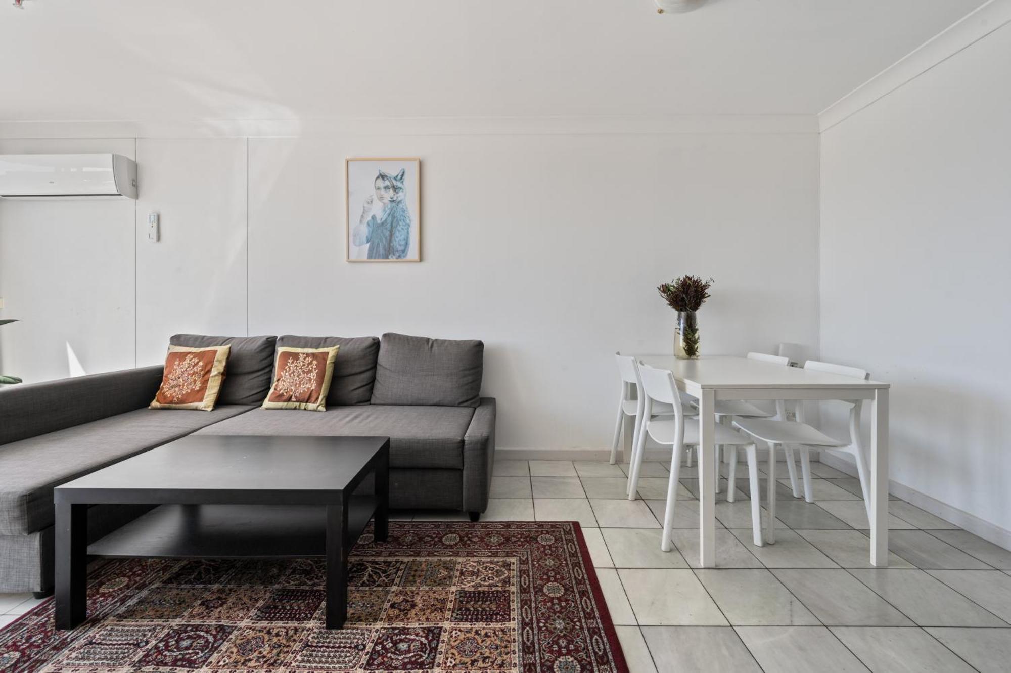 Dana-Private Room In A Shared Duplex Apartment -1 Canberra Exterior photo