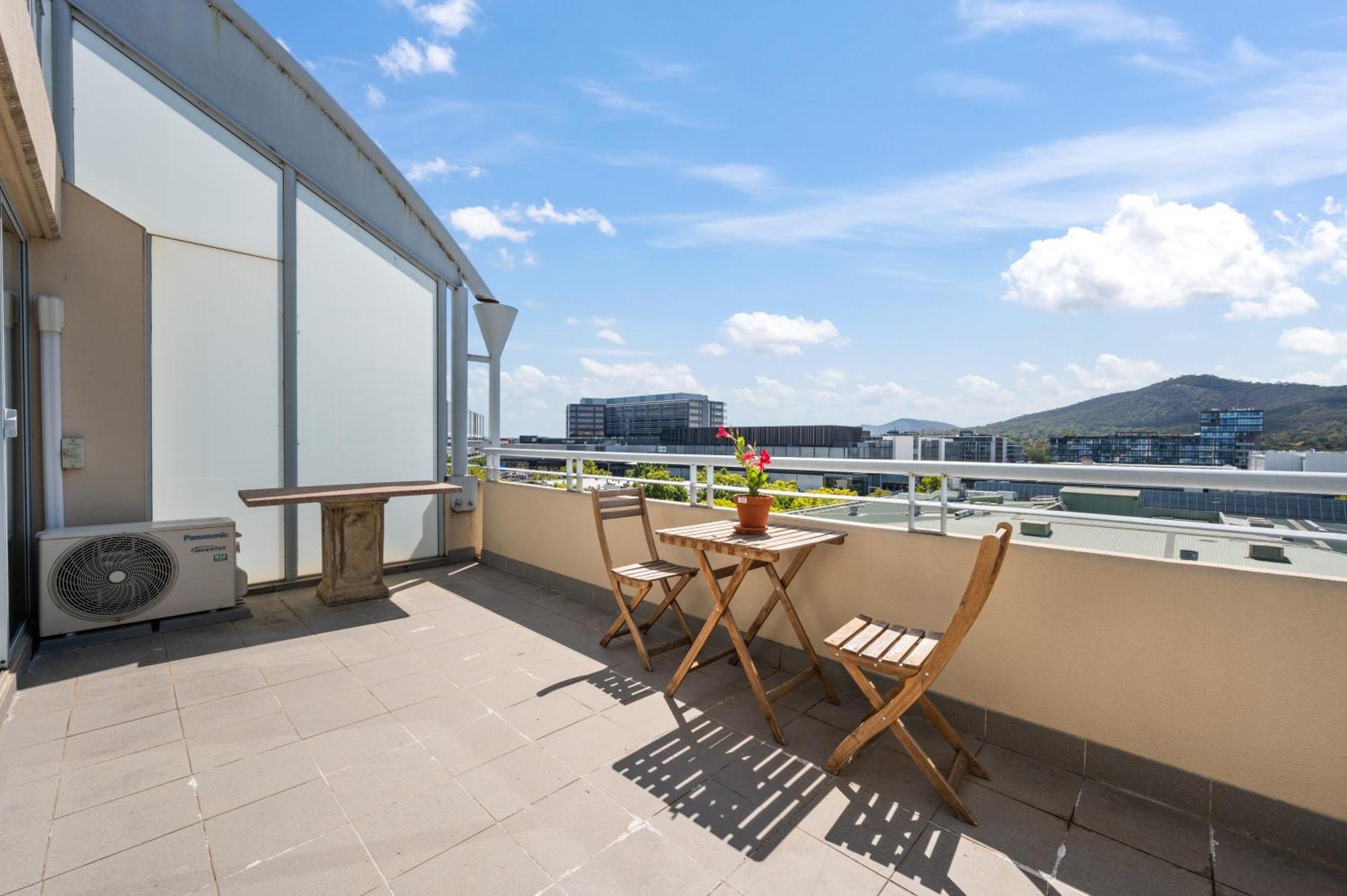 Dana-Private Room In A Shared Duplex Apartment -1 Canberra Exterior photo
