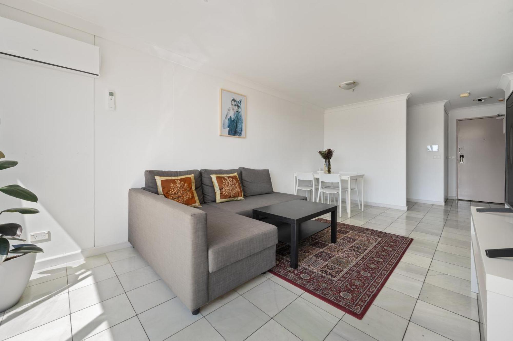 Dana-Private Room In A Shared Duplex Apartment -1 Canberra Exterior photo